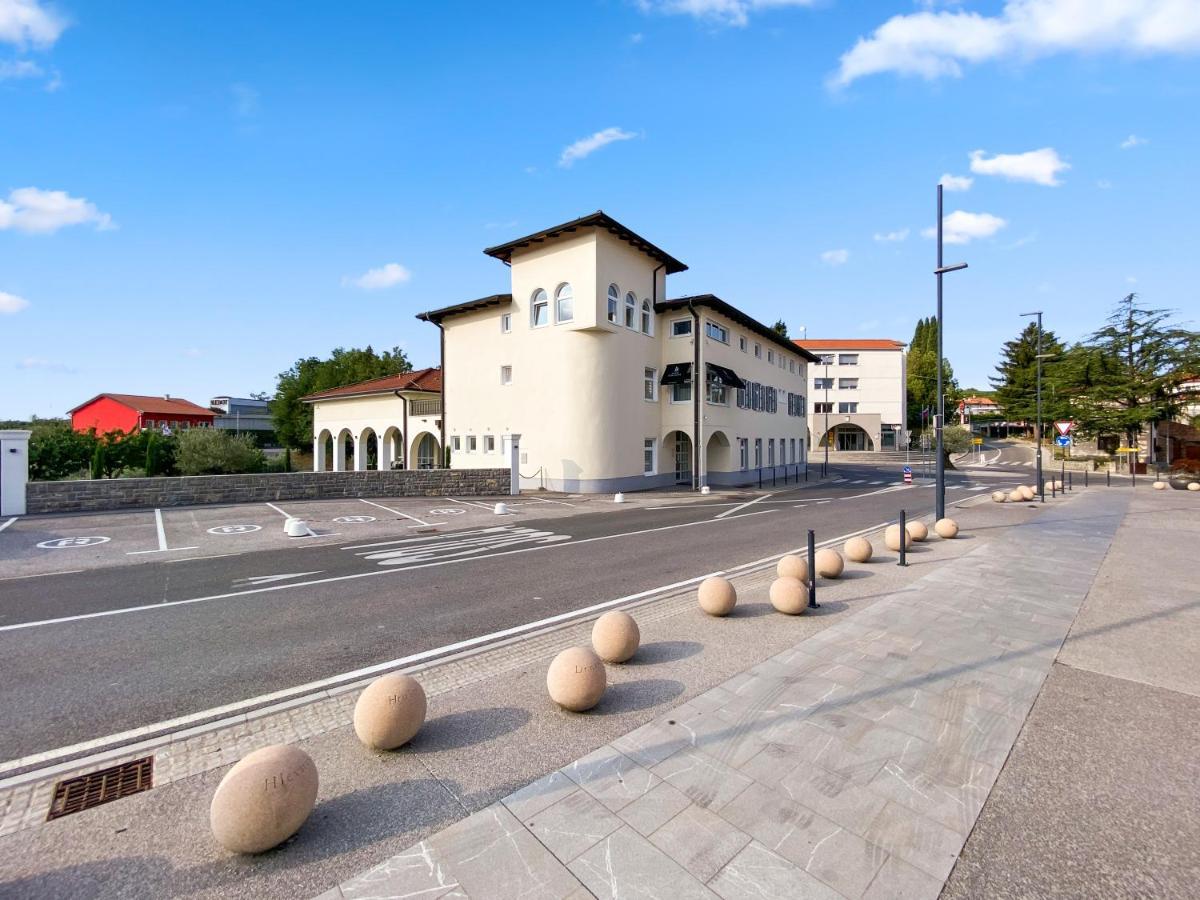 Toscanina Garni Hotel Dobrovo Extérieur photo