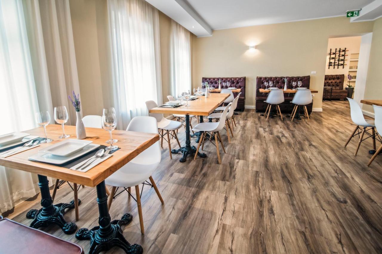 Toscanina Garni Hotel Dobrovo Extérieur photo